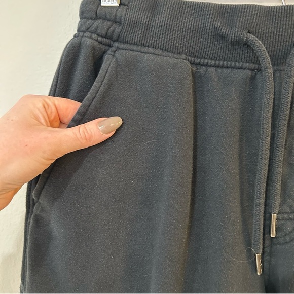 Under Armour Men's Large Faded Loose Big Logo Cuffed Sweatpants Joggers Black - Picture 2 of 5